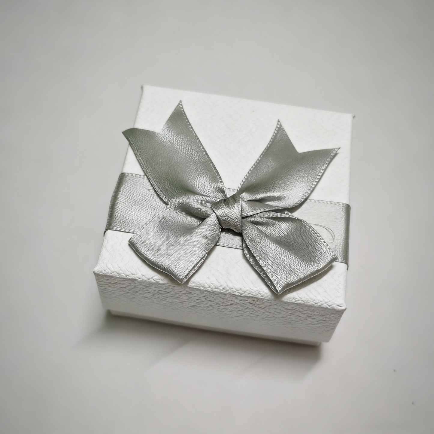 Custom Paw Print Projection Necklace –  Personalized Pet Photo Pendant in 3 Colors