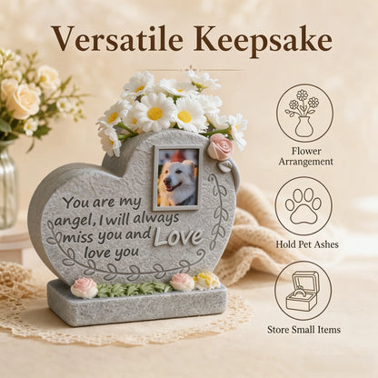 Versatile pet memorial keepsake for displaying a photo, flowers, or small keepsakes